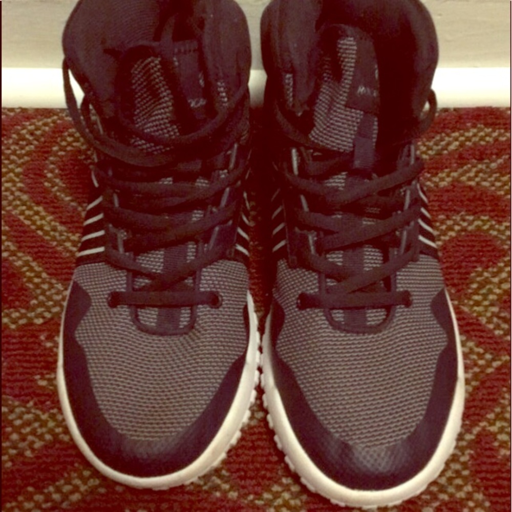 Roca Wear shoes